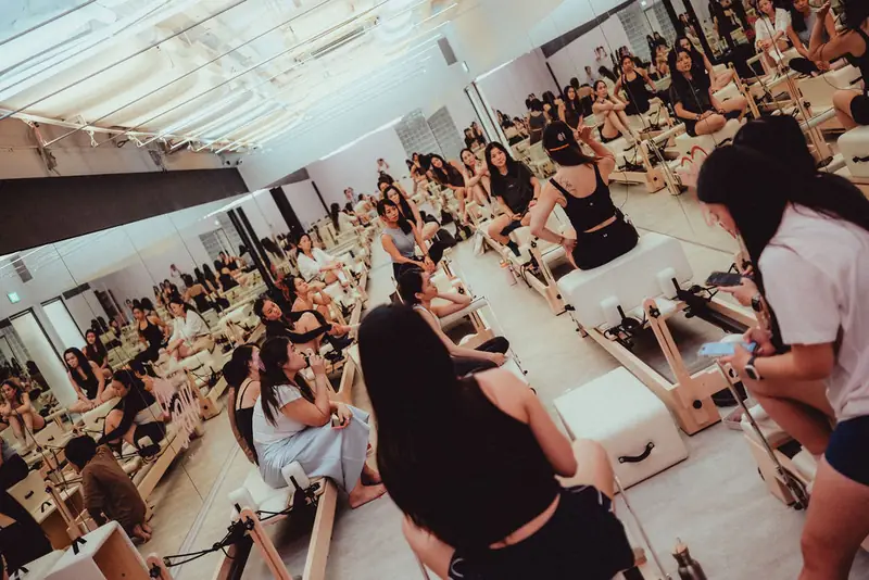 A packed reformer room mid-class